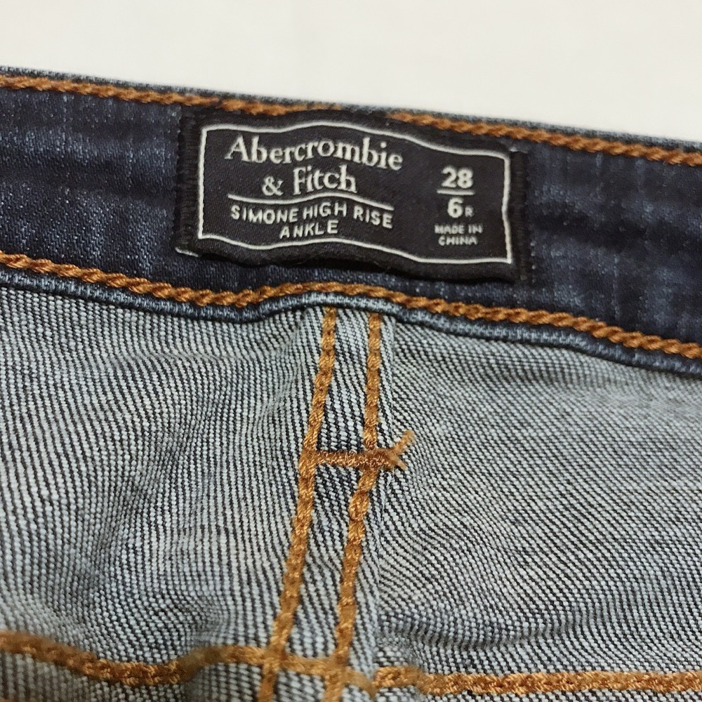 A&F Simone High Rise Ankle Jean - Picture 3 of 4